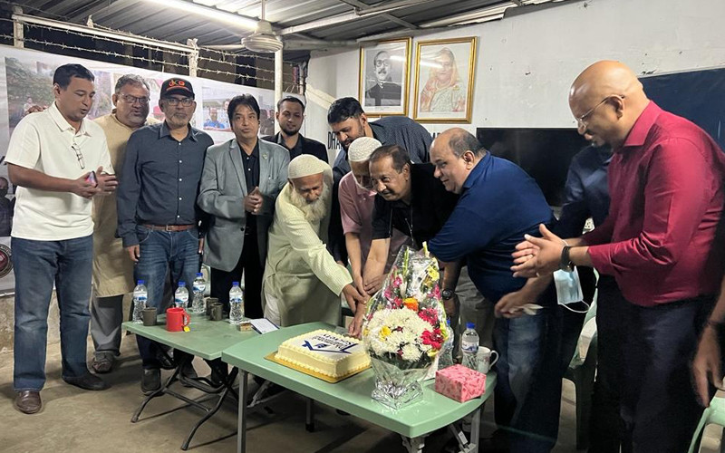 ধানমন্ডি সোসাইটির সভাপতির জন্মদিন পালন
