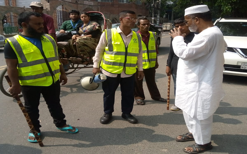 ধানমন্ডি ৭ নং বায়তুল আমান মসজিদে সোসাইটির কর্মী নিয়োজিত