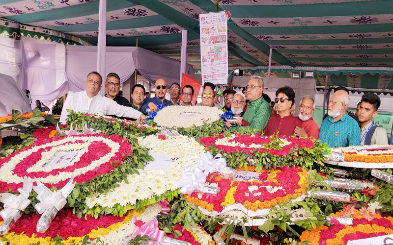 ধানমন্ডি সোসাইটি সকল শহীদ , বীর মুক্তিযোদ্ধা ও বীরাঙ্গনা মা , বোনদের প্রতি সশ্রদ্ধ সালাম