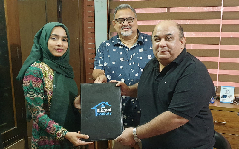 ধানমন্ডি সোসাইটি ও এলেন ডিলাক্স পার্লারের একটি চুক্তি সম্পন্ন হয়
