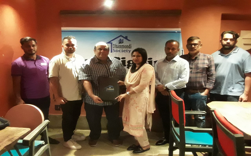 ধানমন্ডি সোসাইটি ও লাভেন্ডার ড্রাগ কর্ণার এর সাথে একটি চুক্তি সম্পন্ন হয়।
